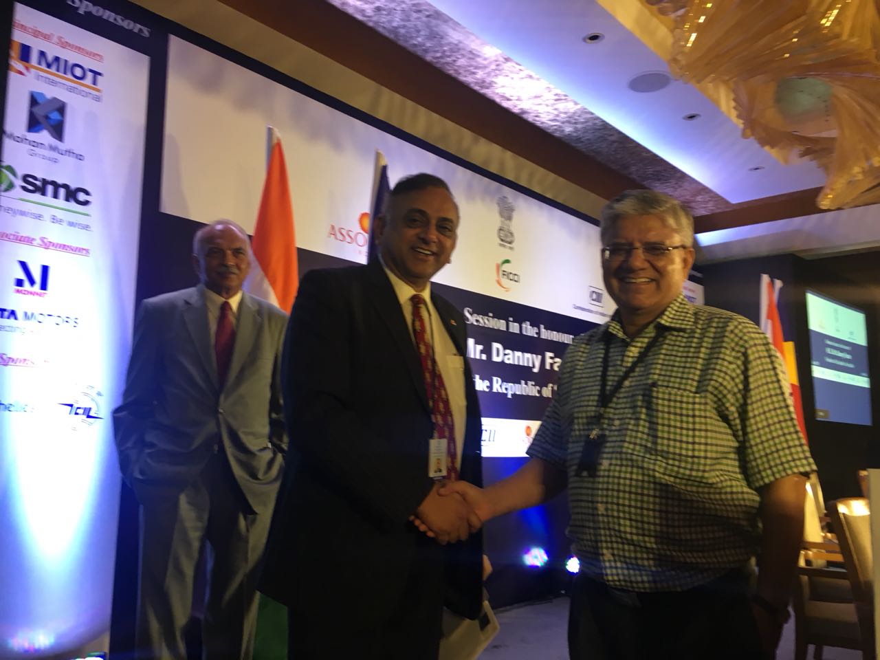 Mr. Sanjay Bharti Kumar, GGM(PAP) interacting with Mr. A.G. Yakub, Businessman, Seychelles.